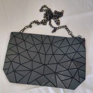 Geometric Pattern Gray Shoulder Bag with Chain Strap